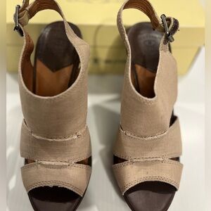 Lucky Brand - Peggy Shoes -  Size 8 1/2  - EUC